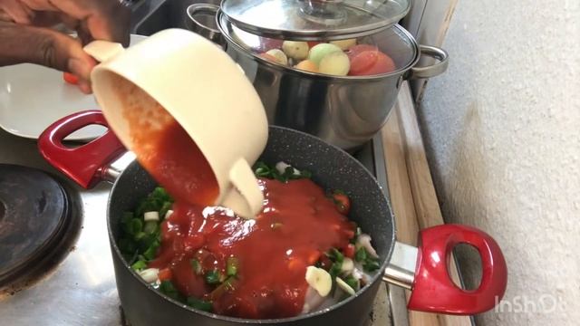 Kedjenou de lapin au vin + Attieké смотреть онлайн