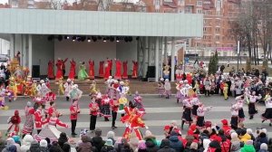 Праздничный Масленичный флешмоб с участием Лобненских хореографических коллективов. (Полная версия)