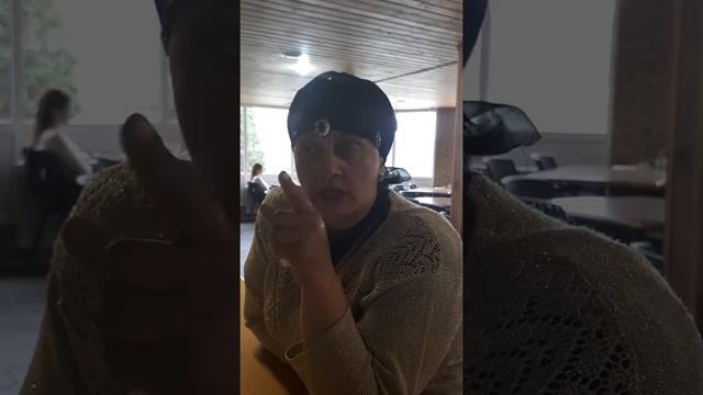 Женщина сиску паказала смотреть онлайн