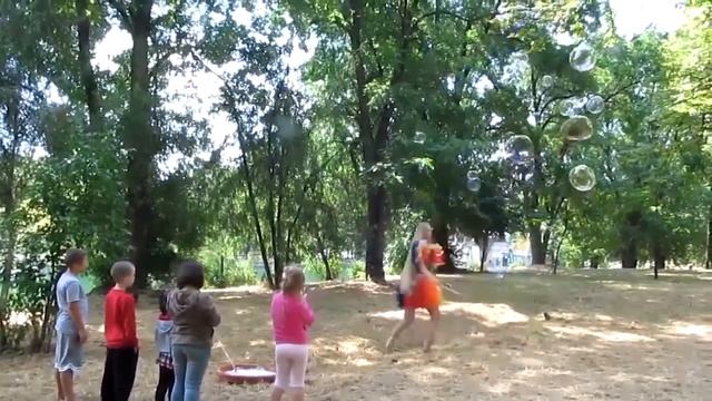 Самые БОЛЬШИЕ мыльные ПУЗЫРИ в Одессе смотреть онлайн