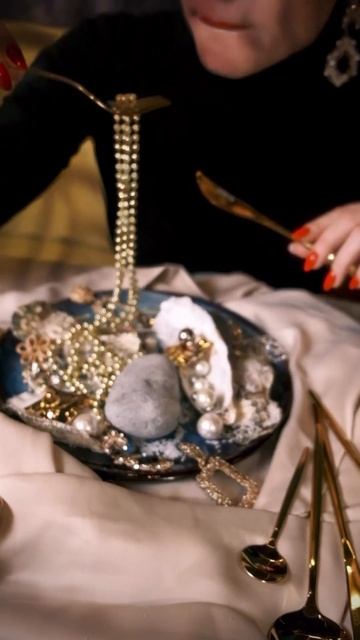 Контент для рекламы столовых приборов смотреть онлайн