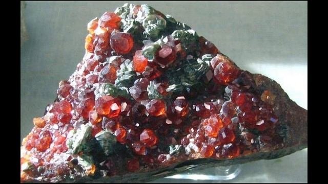 ГРАНАТЫ