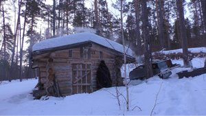 Где нет дорог. Завез железо для крыши, на проходную избушку.