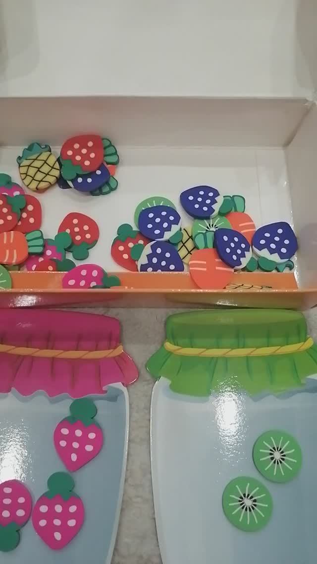 Открываем шкаф с играми