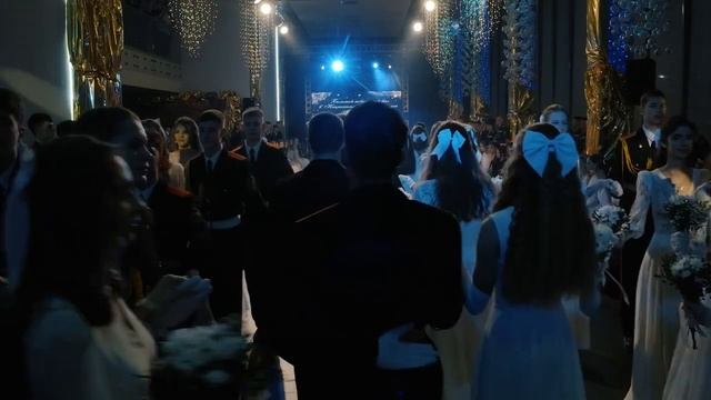 новогодний бал 2024 Национальная школа красоты. Танец Полонез смотреть онлайн