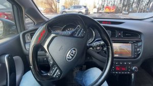 Работа автопарковки на Kia Ceed JD