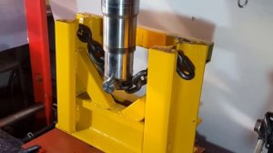 HYDRAULIC PRESS AGAINST CHAINS