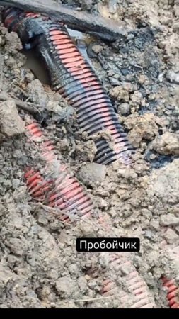 Двустенная труба ПНД ПВД не выдержала давления грунта и "сложилась".