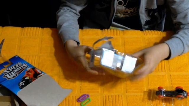 Обзор машинки Hot Wheels "Турбо скорость" и человечка StikBot