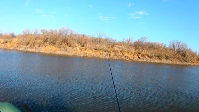 Рыбалка на спиннинг на джиг с лодки закрытие сезона жидкой воды октябрь 2020 ловля щука на спиннинг