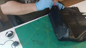 Кошка поцарапала сумку — реставрация и покраска