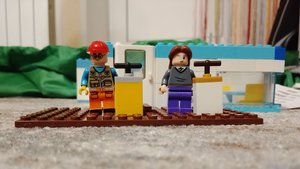 Лего человечки идут в аэропорт.✈️ (1часть)