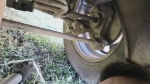 Ремонт авто Замена задних втулок стабилизатора на Рено Дастер своими руками