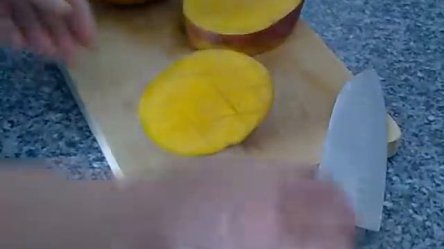 Mango.mp4 смотреть онлайн