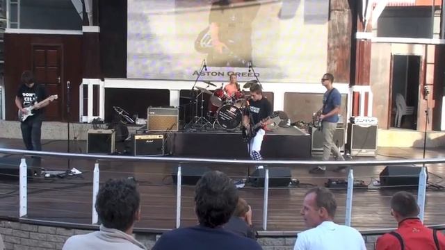 Aston Creed-Zebra Live Cover смотреть онлайн