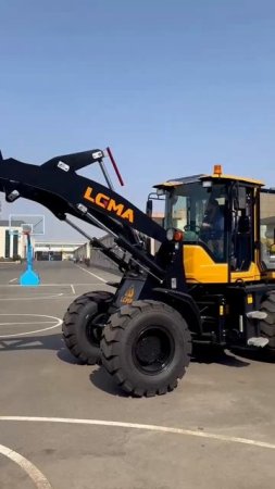 Фронтальный погрузчик LGMA LM938 - осмотр клиентом