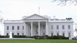 Белый дом приостанавливает военную помощь Украине