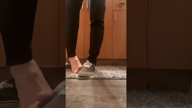 Vans Authentic Shoe Play For Sale! смотреть онлайн