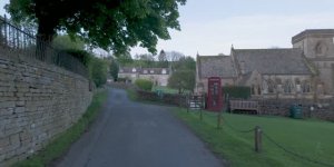 Ранняя утренняя прогулка по сонной английской деревне Котсуолд-Виллидж