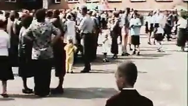 Жовтнева школа кадри яких ніде нема смотреть онлайн