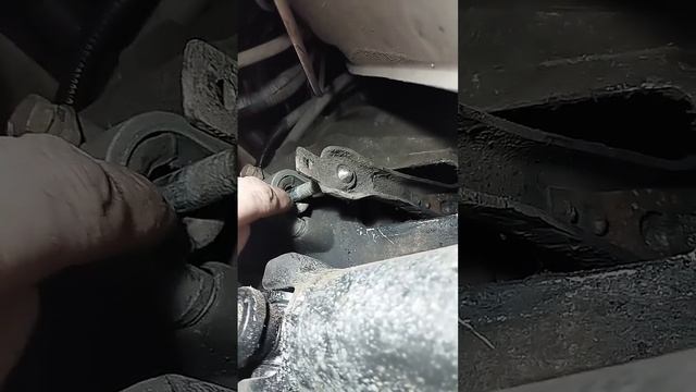 Шеви Нива. Не включаются передачи. Педаль мягкая... смотреть онлайн