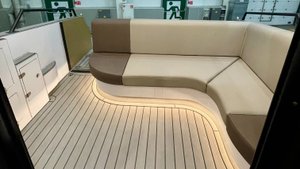 Обзор катера из алюминия Seamoone 870 на МБШ 25 потопчины, крыша, носовая часть.