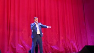 Поёт Алексей Ярошевич