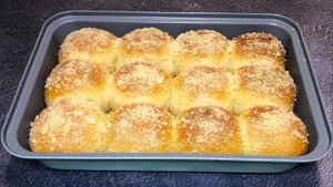 Булочки со сгущенкой: мягкие, сладкие и просто тающие во рту!