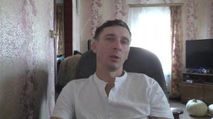 Почему при работе музыкальной колонки трещат басы?