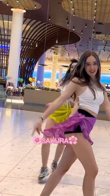 Кавер уже у нас на канале! 🍑 #kpop #le_sserafim #kpopinpublic #smart #le_sserafim_easy #shorts смотреть онлайн