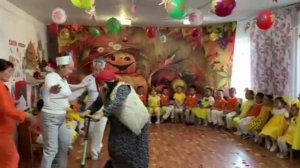 Баба-Яга в гостьях