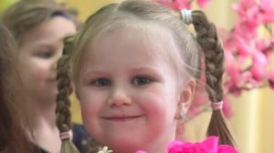 8 марта - сегодня праздник у девчат