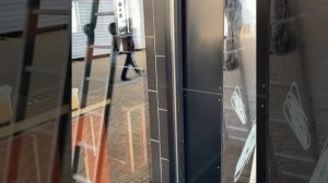 Отмываем сложные загрязнения на фасаде и окнах!