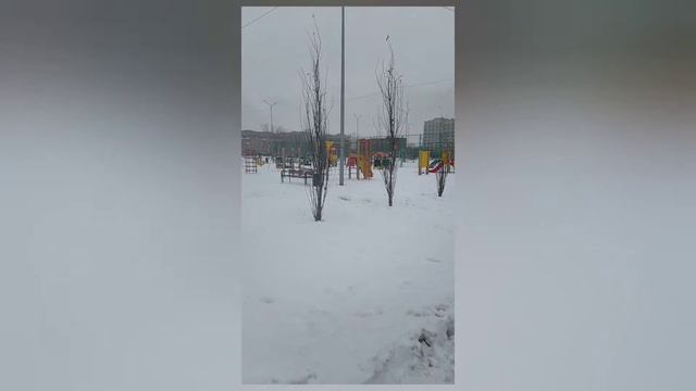 Прогулка в парке. Обзор двора. смотреть онлайн