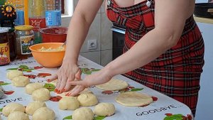 Do you love this? Kitchen show. Super chef. Cooking show. Mila naturist.