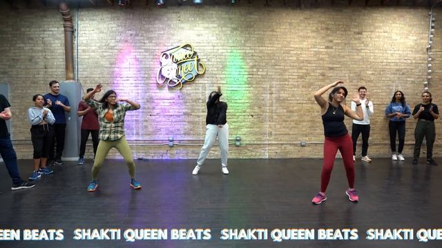 KHWAB DEKHE | BOLLYWOOD STREET JAZZ | Karishma Motwani | CHICAGO смотреть онлайн