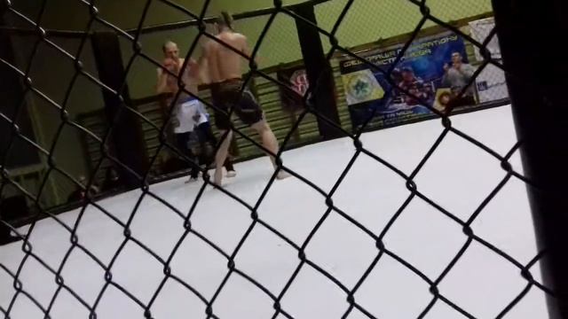 Максим Солодовник против Алексея Вязинько смотреть онлайн