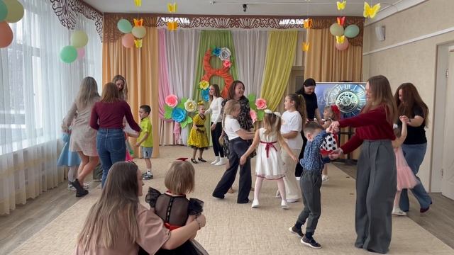 8 марта в старшей группе Ромашка