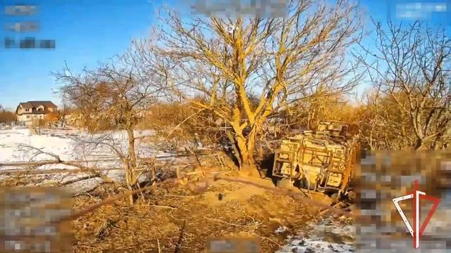 Российский оптоволоконный дрон-камикадзе уничтожил замаскированный бронетранспортер ВСУ