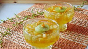 Десерт из яблок и желе