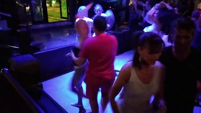 Green Men Party смотреть онлайн