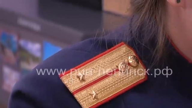 О леди в погонах, которые работают даже в Международный женский день смотреть онлайн