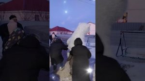 Поздравление от белого мишки в Оренбурге .mp4