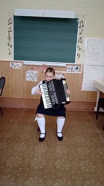 Стефанова Стефания. М.Качурбина Мишка с куклой танцуют полечку