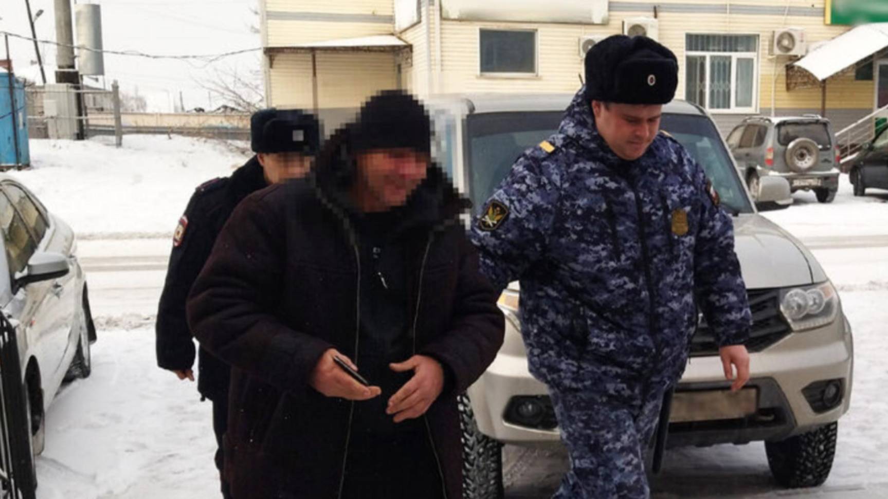 Подозреваемый чихнул и попался приставам в Новосибирской области