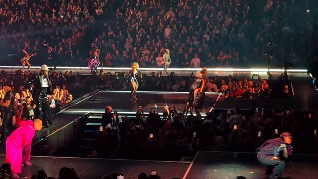 Madonna VOGUE Live 12-16-2023 The Celebration Tour Barclays Center Brooklyn NYC 4K смотреть онлайн