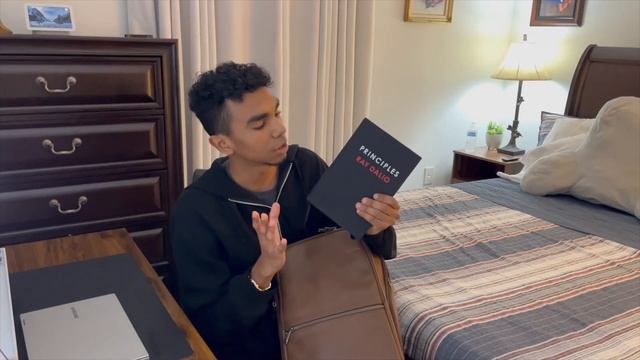 What's In My Backpack! смотреть онлайн