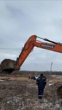 Doosan DX300 гусеничный экскаватор