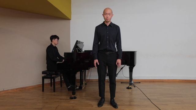 Rolling in Foaming Billows and Chanson Romanesque смотреть онлайн