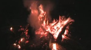 Костер 2009 пока огонь горит, исполняет Савенко Александр